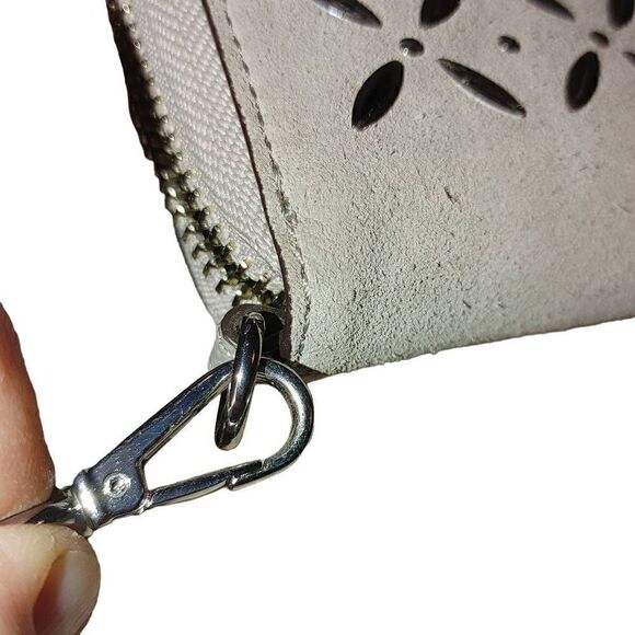 Michael Kors Women's Wallet Pearl Gray Wristlet - Picture 5 of 6